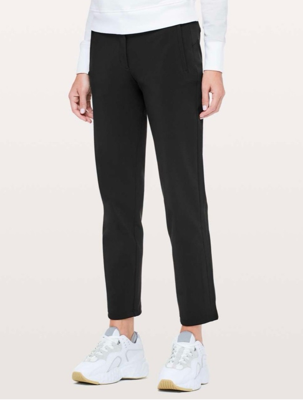 NWOT Lululemon On The Move Pant *28"
Black size 4